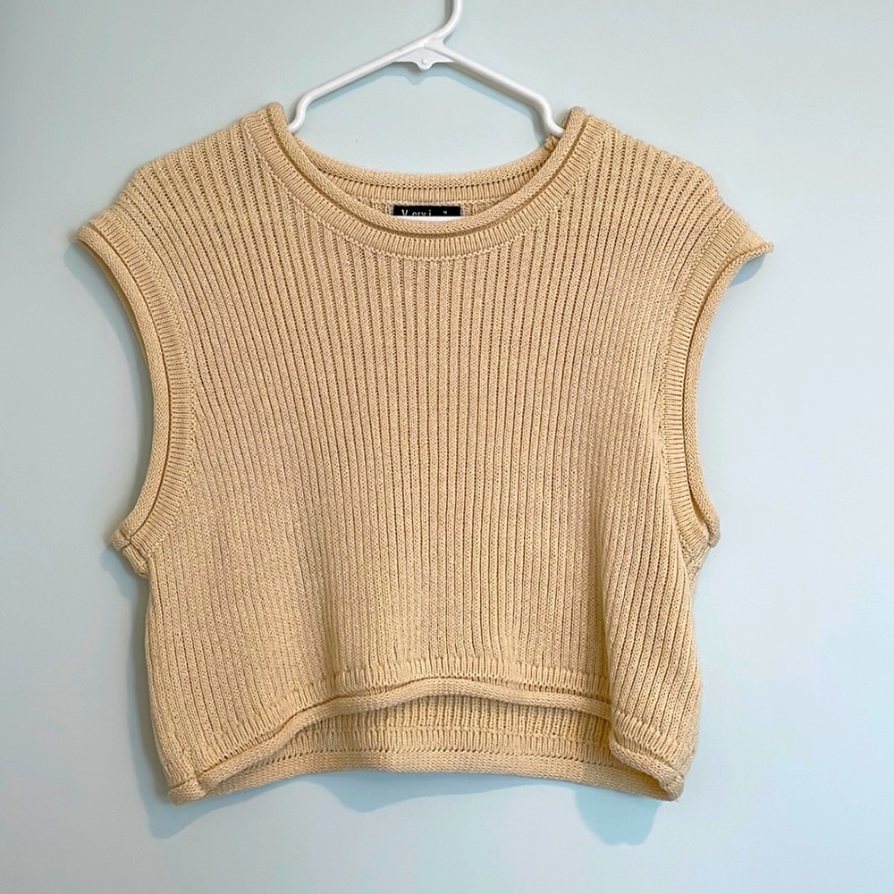 Soft simplistic cream sweater